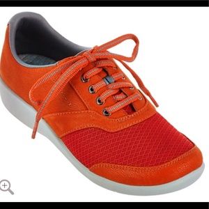 NEW CLARKS CloudStepper SillianEmma Orange Sneaker